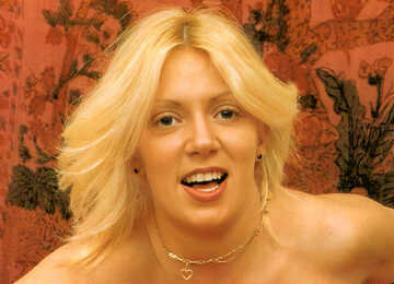 Надин Руссиаль