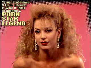 Видеоны жұлқылап жатқан қарттар