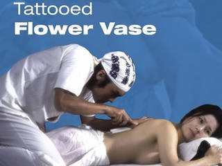 Покрытое татуировкой естество цветка (1976)